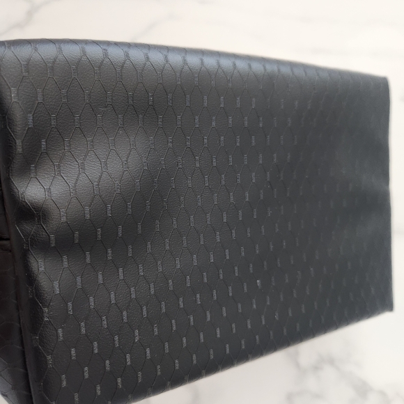 Yves Saint Laurent Textured Black Beauty Bag - Picture 5 of 11